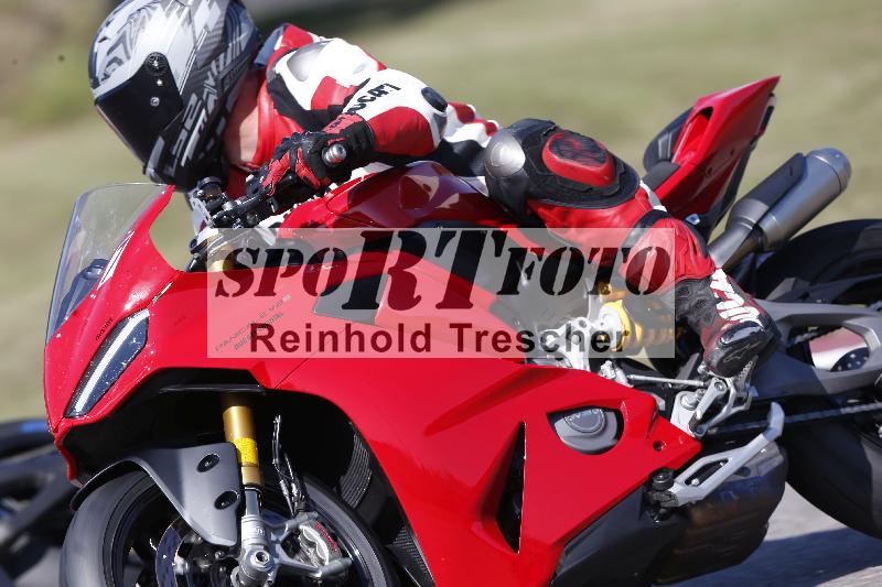 Archiv-2025/49 26.08.2025 Cornu Master School ADR/rot-rouge/27